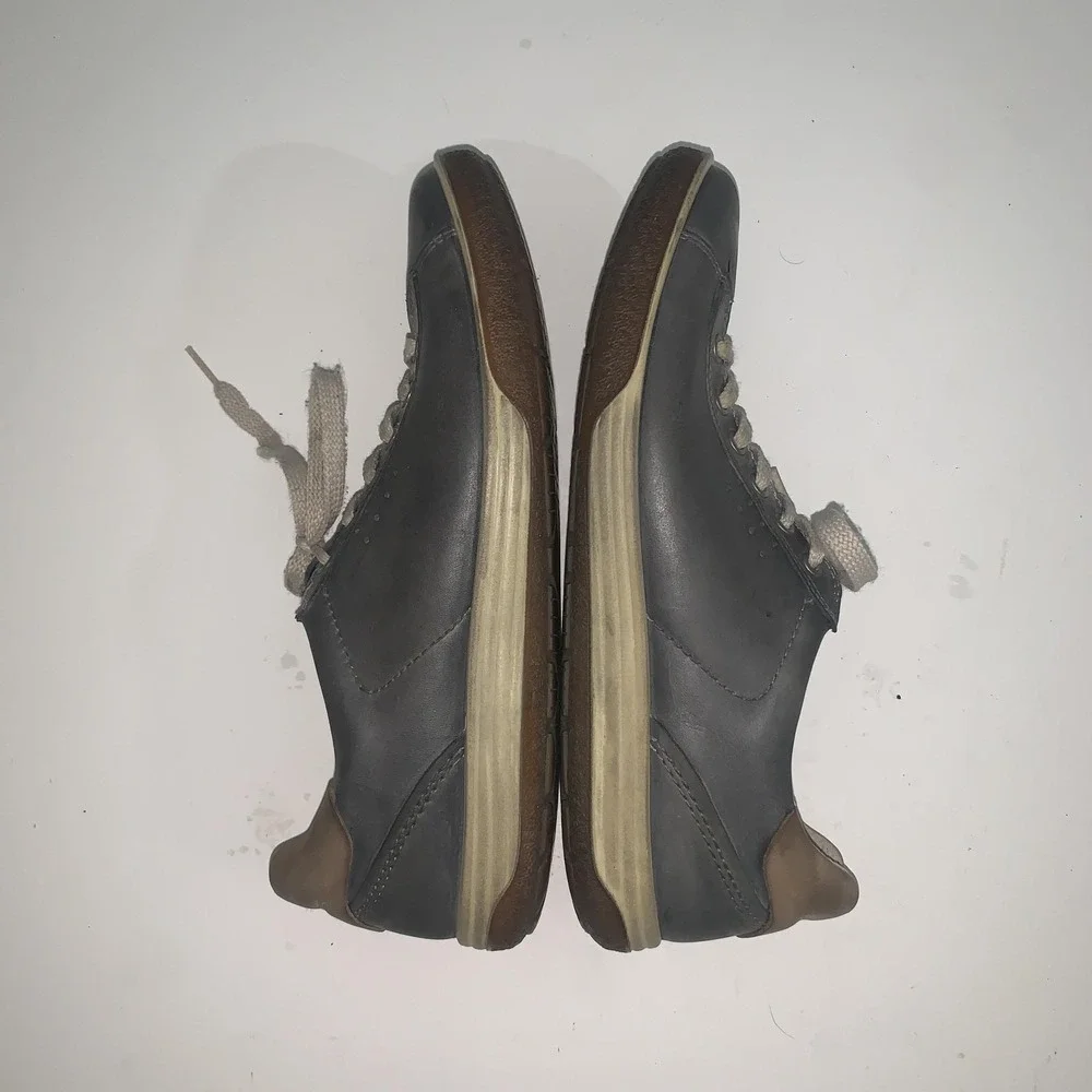 ECCO Shoes Women's 10 Gray Leather Lace Up Casual Comfort Sneakers Walking EU 41